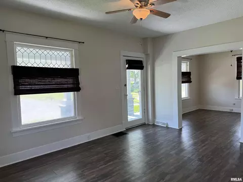 203 Freeman St, Anna, IL 62906 photo 7