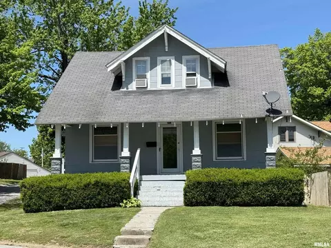 203 Freeman St, Anna, IL 62906 photo 3