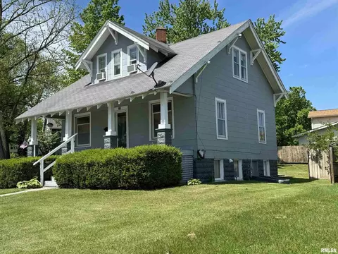 203 Freeman St, Anna, IL 62906 photo 2