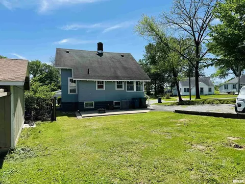 203 Freeman St, Anna, IL 62906 photo 6