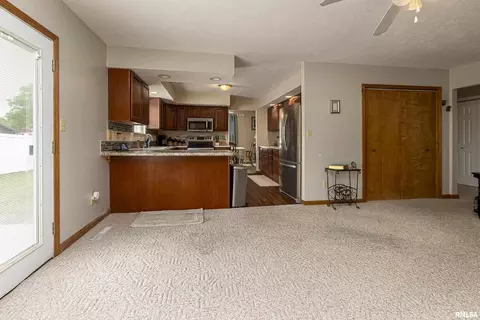 36 Douglas Dr, Herrin, IL 62948 photo 7