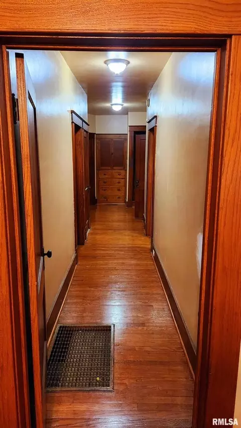 103 E High St, Anna, IL 62906 photo 9
