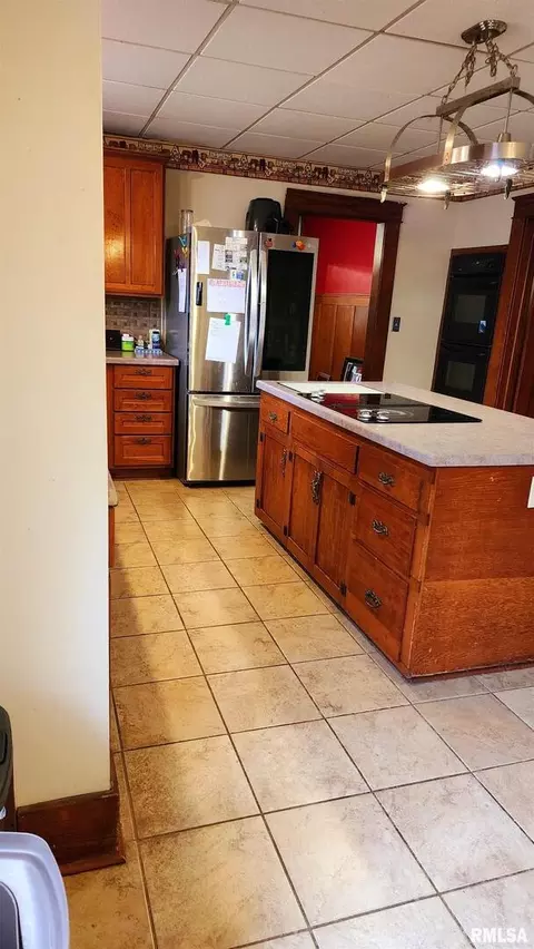 103 E High St, Anna, IL 62906 photo 8