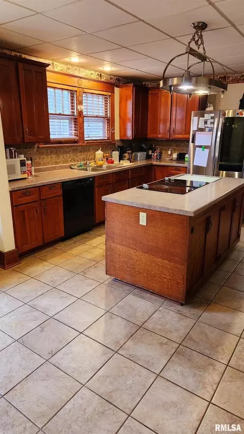 103 E High St, Anna, IL 62906 photo 7
