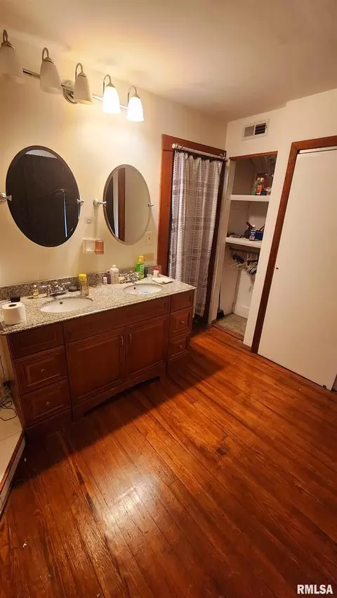 103 E High St, Anna, IL 62906 photo 13