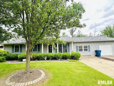 431 Easthaven Dr, Centralia, IL 62801