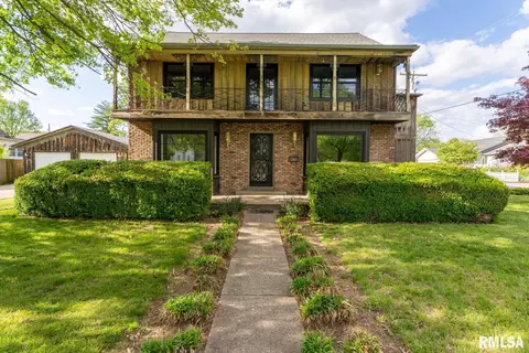 204 E Allen St, Marion, IL 62959