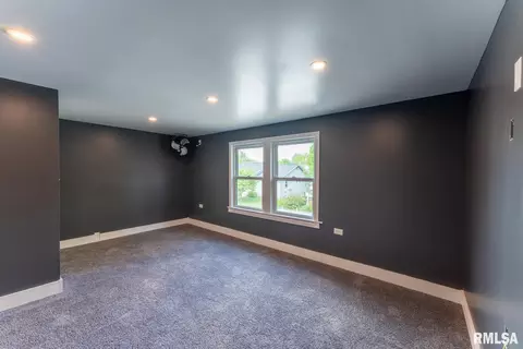 204 E Allen St, Marion, IL 62959 photo 25