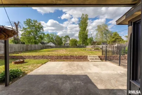 204 E Allen St, Marion, IL 62959 photo 41