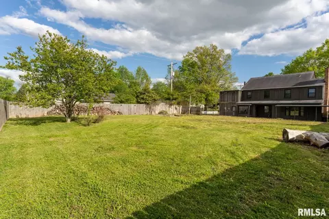 204 E Allen St, Marion, IL 62959 photo 46
