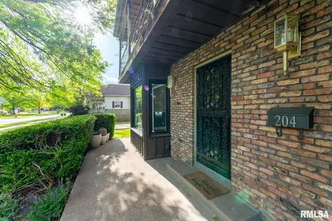 204 E Allen St, Marion, IL 62959 photo 2
