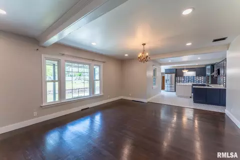 204 E Allen St, Marion, IL 62959 photo 11