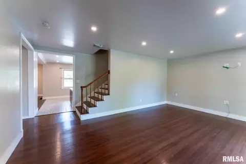 204 E Allen St, Marion, IL 62959 photo 3