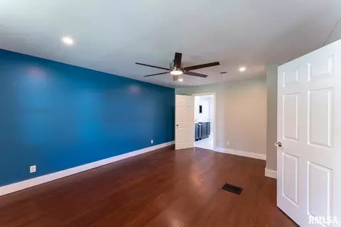 204 E Allen St, Marion, IL 62959 photo 35