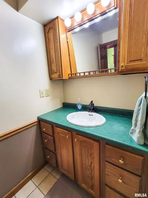 193 Forest Dr, Flora, IL 62839 photo 50