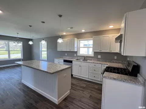 1202 Broadway St, Eldorado, IL 62930 photo 12