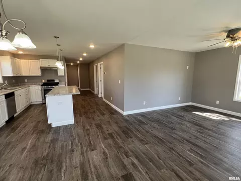 1202 Broadway St, Eldorado, IL 62930 photo 15