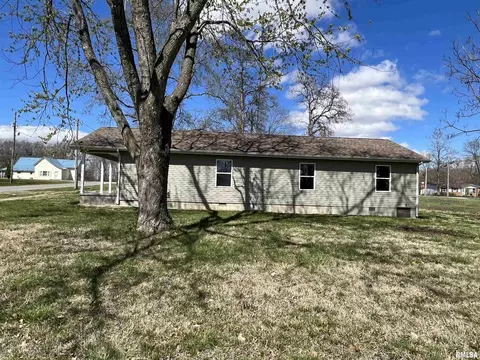 1202 Broadway St, Eldorado, IL 62930 photo 5