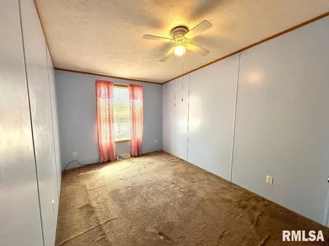 828 E 15th St, Centralia, IL 62801 photo 6