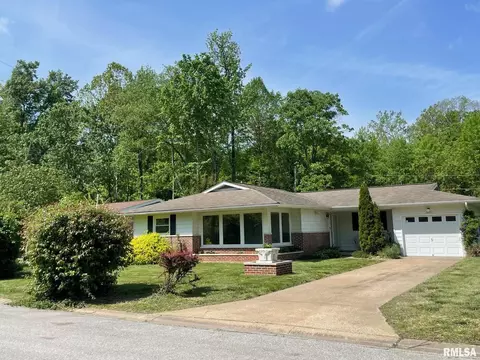 2014 W Norwood Dr, Carbondale, IL 62901