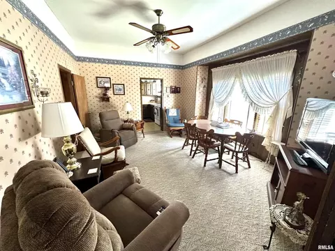 219 N Cherry St, Centralia, IL 62801 photo 6
