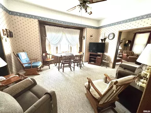 219 N Cherry St, Centralia, IL 62801 photo 7