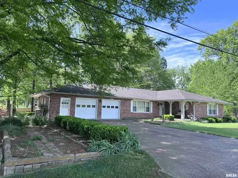 2575 W Striegel Rd, Carbondale, IL 62901