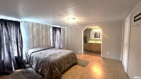 1032 Mohawk Trl, Centralia, IL 62801 photo 10