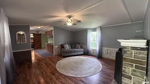 1032 Mohawk Trl, Centralia, IL 62801 photo 2
