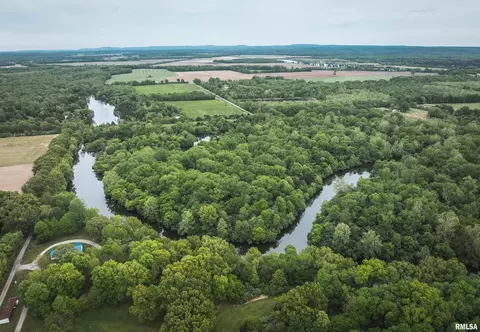 275 Pit 12 Rd, Stonefort, IL 62987