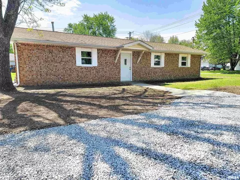 630 Shadwell Ave, Flora, IL 62839
