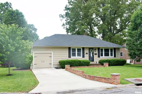 116 Oak Ln, Metropolis, IL 62960
