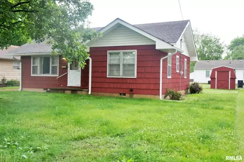 103 Oak Ln, Metropolis, IL 62960