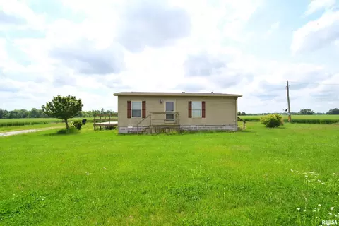 7401 E Karma Rd, Waltonville, IL 62894