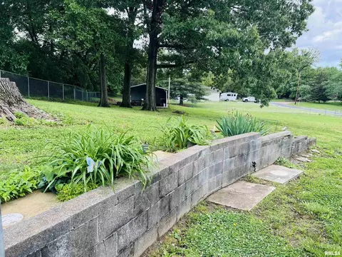 460 Old Broughton Rd, Eldorado, IL 62930 photo 15