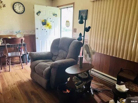 460 Old Broughton Rd, Eldorado, IL 62930 photo 3