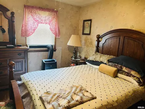 460 Old Broughton Rd, Eldorado, IL 62930 photo 7