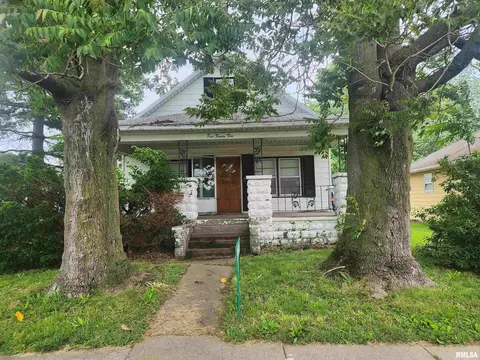 522 S Washington St, Du Quoin, IL 62832