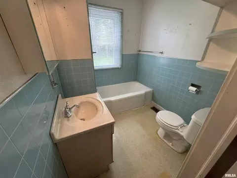 234 Austin St, Flora, IL 62839 photo 15