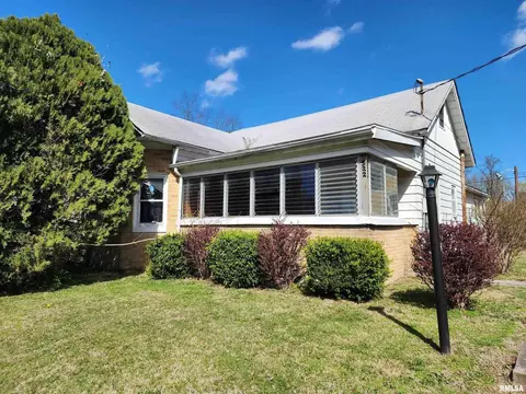 524 Keyes St, Du Quoin, IL 62832