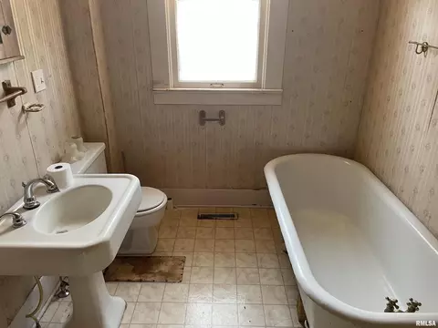 302 W Kell St, Centralia, IL 62801 photo 8