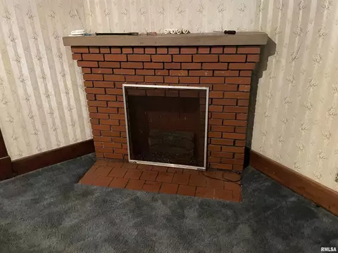 302 W Kell St, Centralia, IL 62801 photo 4