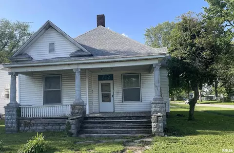 302 W Kell St, Centralia, IL 62801