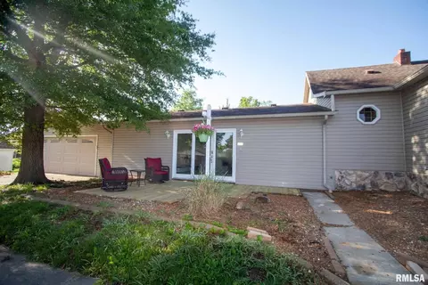 602 S Thomas St, Christopher, IL 62822 photo 22