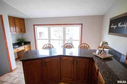 602 S Thomas St, Christopher, IL 62822 photo 35