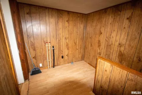 602 S Thomas St, Christopher, IL 62822 photo 42