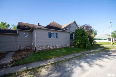 602 S Thomas St, Christopher, IL 62822 photo 16