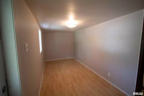 602 S Thomas St, Christopher, IL 62822 photo 47