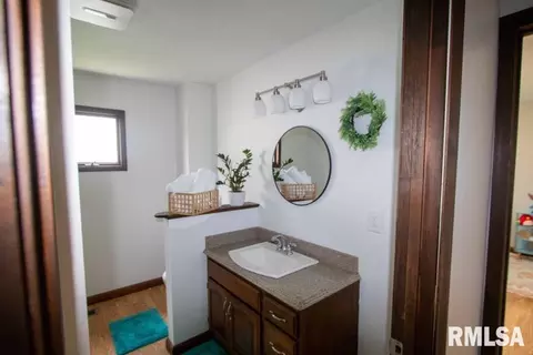 602 S Thomas St, Christopher, IL 62822 photo 59