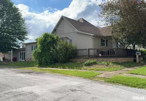 602 S Thomas St, Christopher, IL 62822
